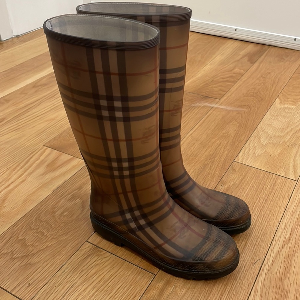 Burberry Classic Nova Check Print Wellington Rubber Rain Boots Sz 37 size 6.5